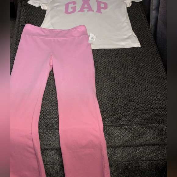 GAP White and Pink Tshirt& GAP Flare Ombre Leggings& GAP Gray Shorts - Picture 2 of 7